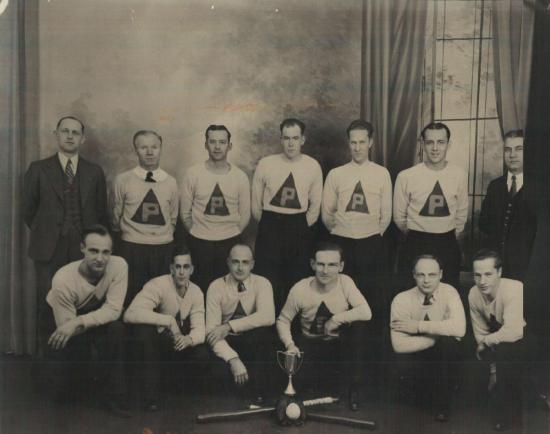 Équipe de balle-molle Penmans vers 1935-1940 